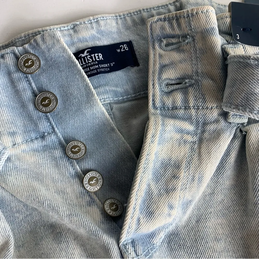 Hollister | Ultra High-Rise Mom Short - Image 11