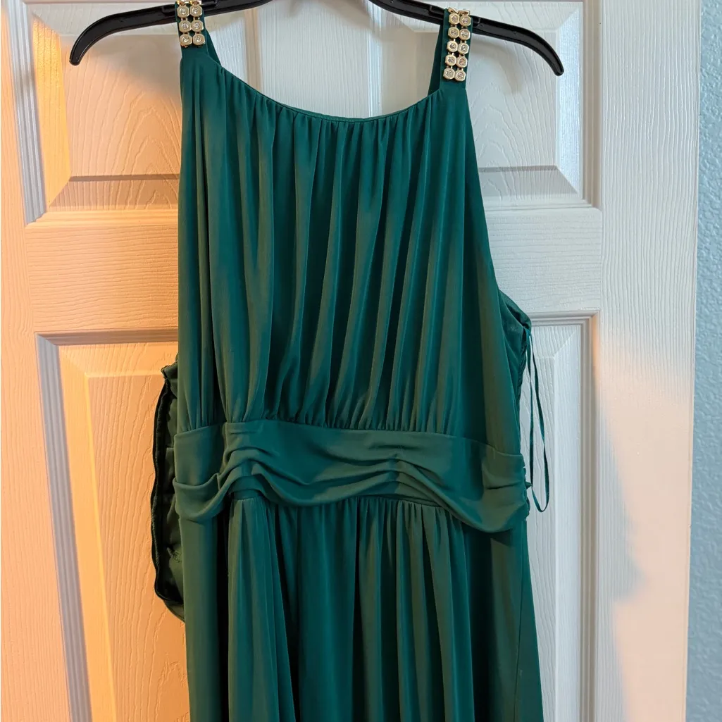 Sangria Green Evening Gown 18W Beaded Shoulders Plus Size Formal Dress - Image 13