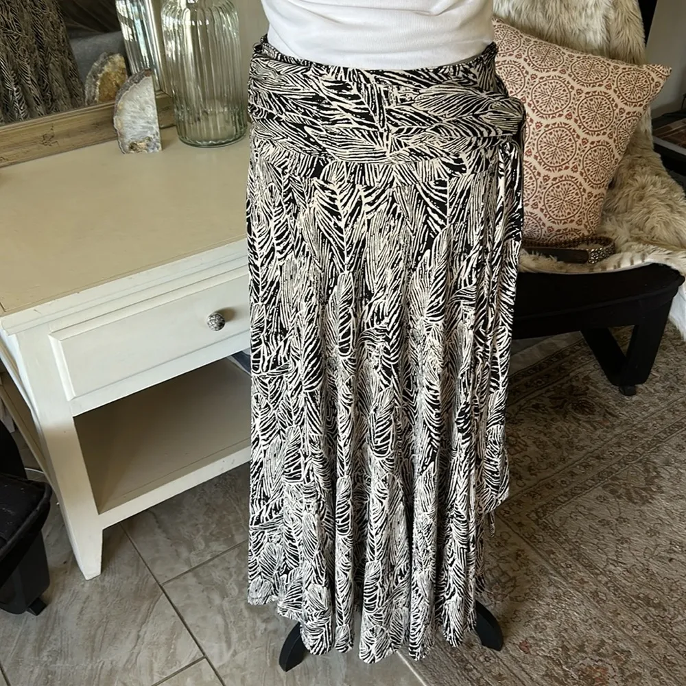 Lapis black cream feather boho print jersey knit maxi skirt halter dress Small - Image 2
