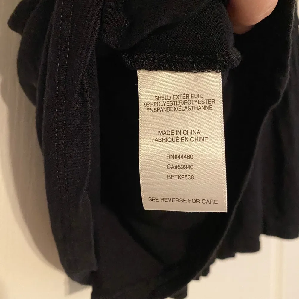 Black Peplum V - Image 13