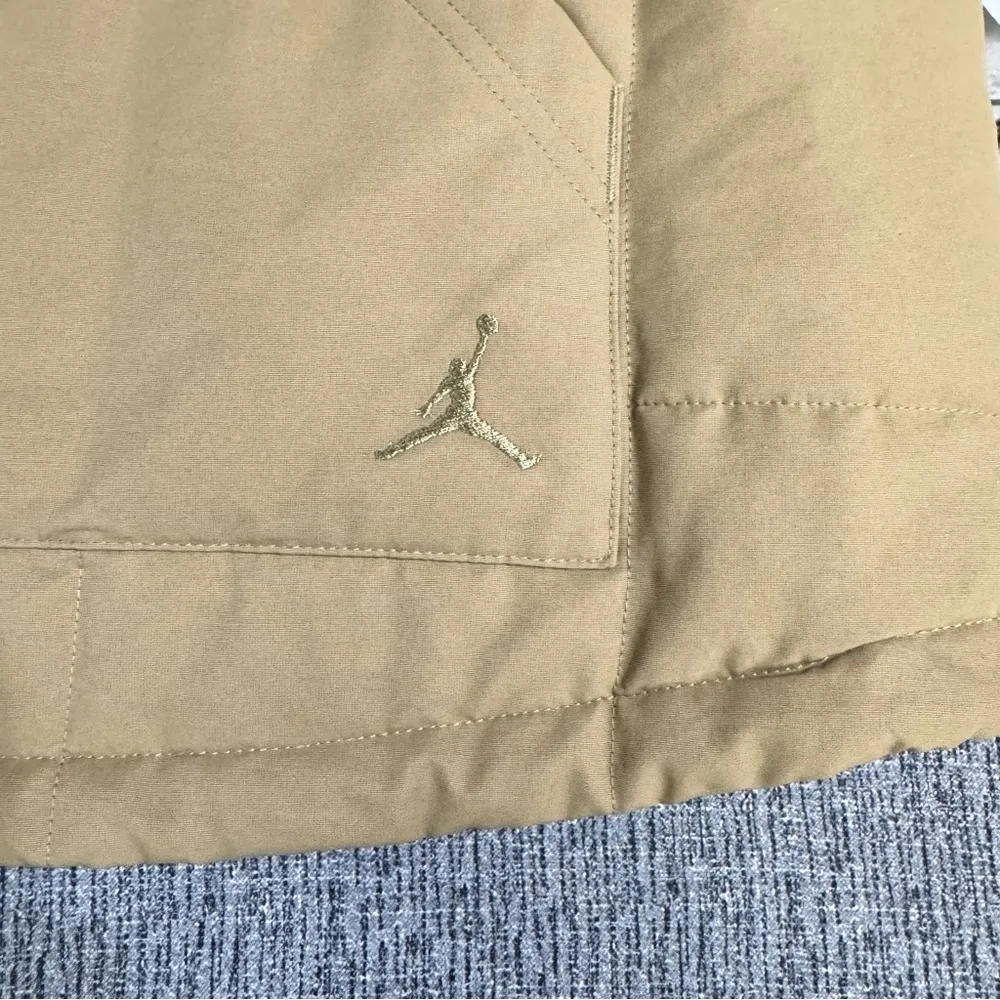 Jordan Quilted Water Repellent Utility Vest - Image 7