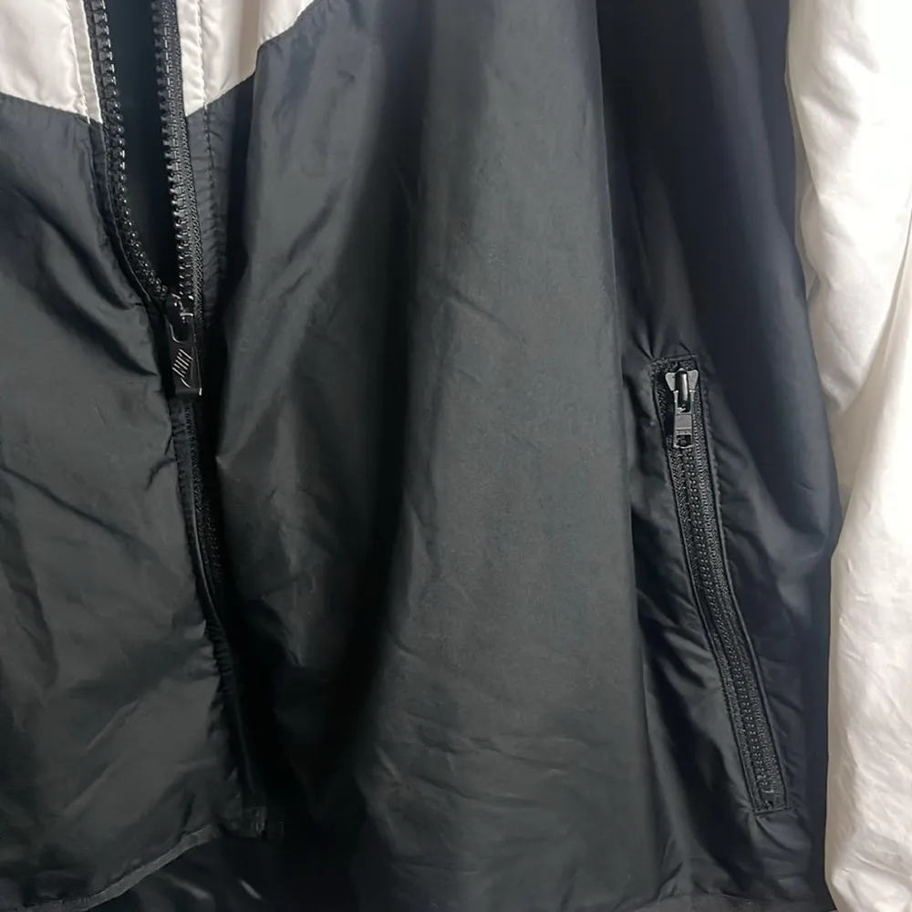 Nike  Windrunner Black and White Jacket - Image 4