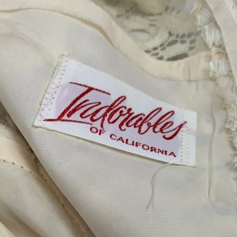 VINTAGE 1960s Indorables of California | S | Ivory Lace Scallop Mini Shift Dress - Image 2