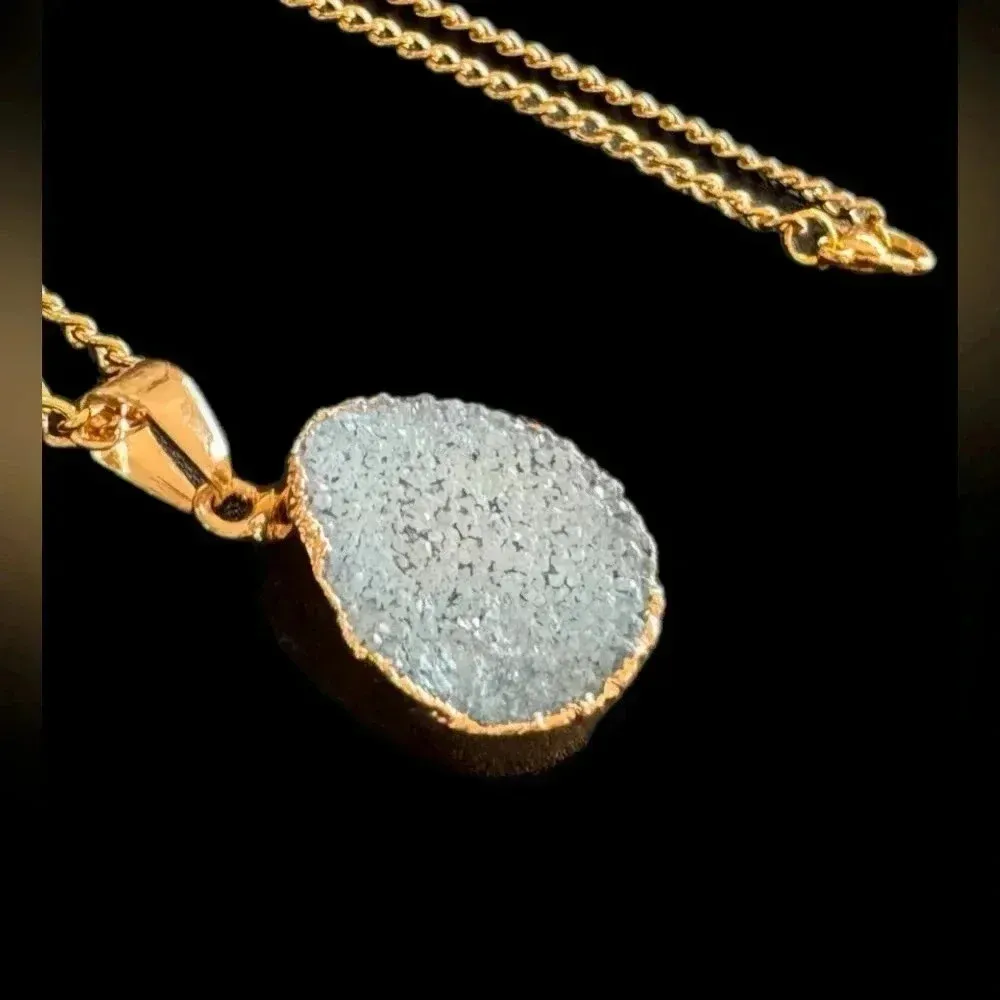 Blue Natural Druzy Quartz Gemstone Pendant Necklace Gold Plate - Image 3