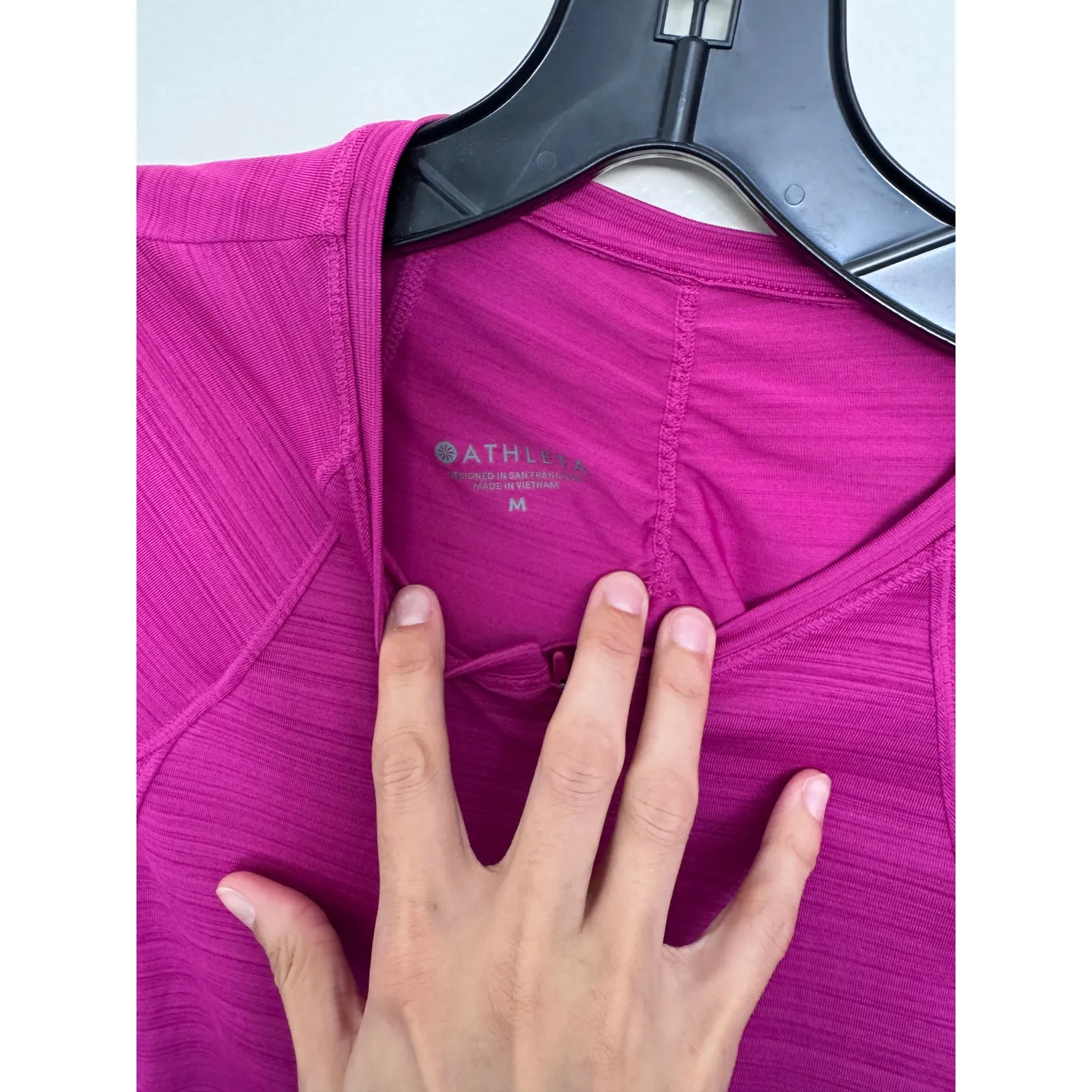 Athleta Pacifica Contoured UPF Long-sleeve Top Vibrant Fuchsia Size Medium - Image 4