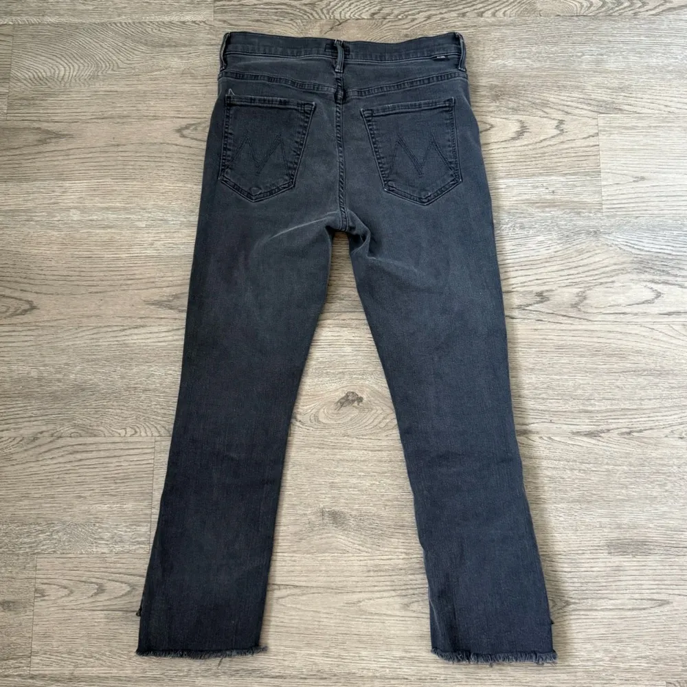 Mother The Insider Crop Step Fray Jeans - Image 6