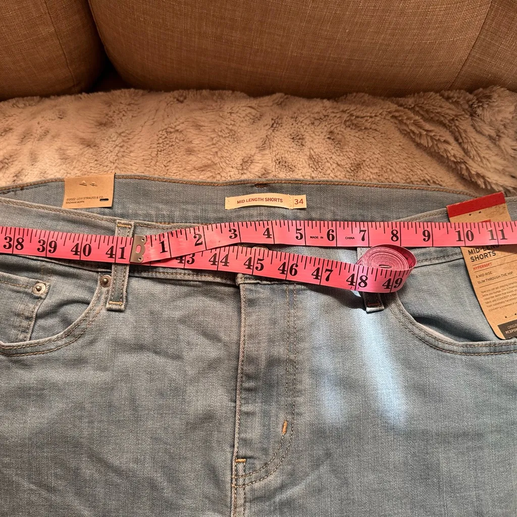 Levi's Mid Length Denim Shorts in Light Blue - Image 7