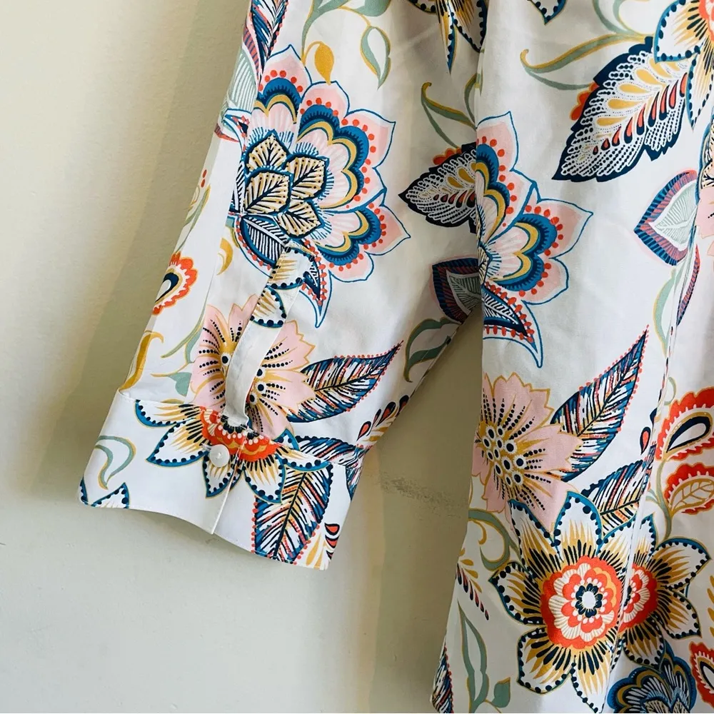 Chico’s Floral Button-Up Blouse Button Back Non-Iron size 2 (L) - Image 8