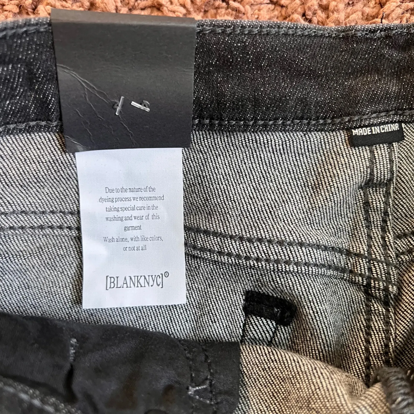 BLANKNYC Women's‎ Denim Shorts Distressed Black Wash Cuffed Hem Size 29 NWT - Image 4