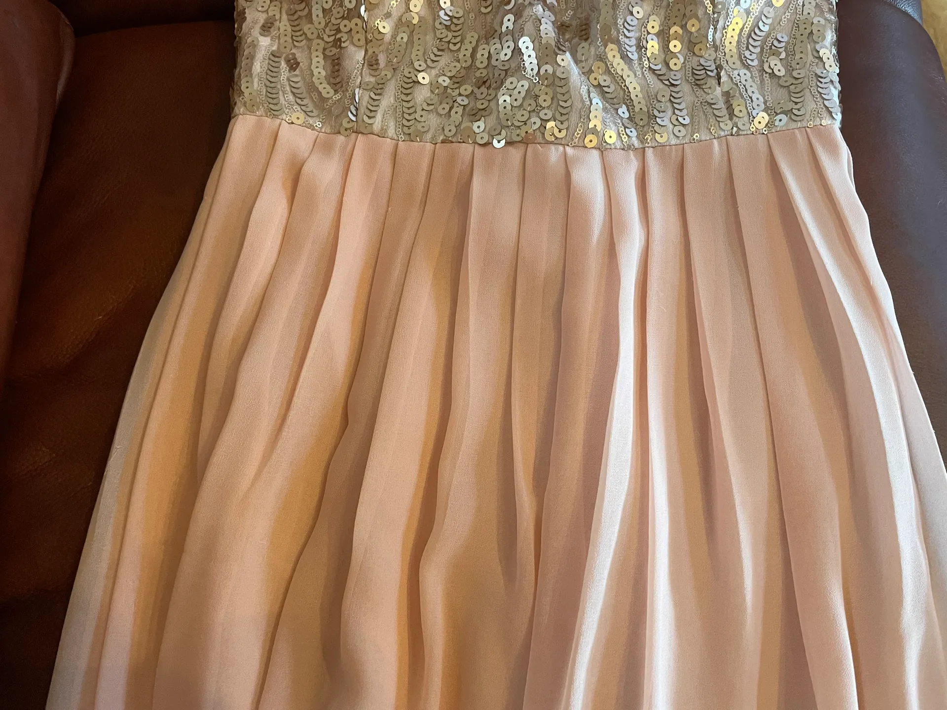 Stunning  Sequin Bridesmaid/Prom/Formal Dress - Image 4
