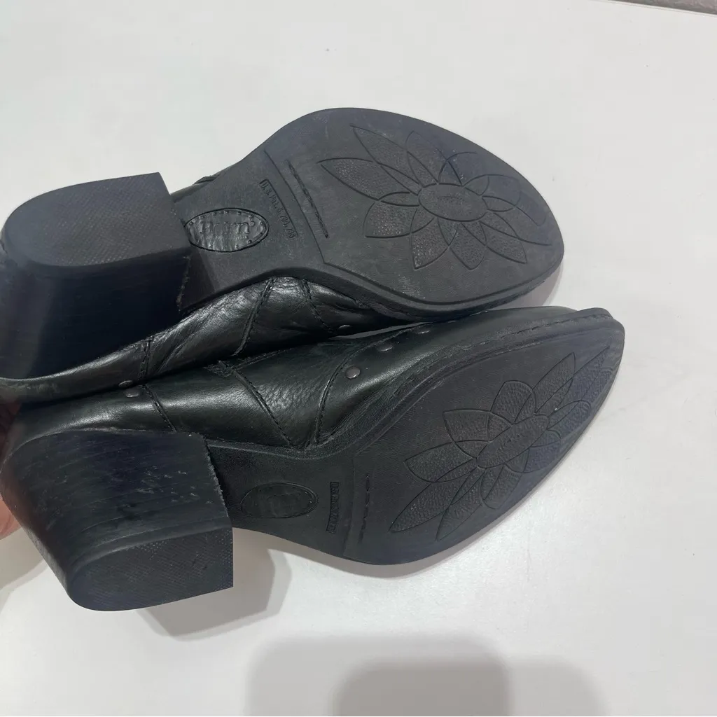 Born Wmn 8.5 Black Leather Ankle Boots Booties Studded Western Biker Festival - Image 6