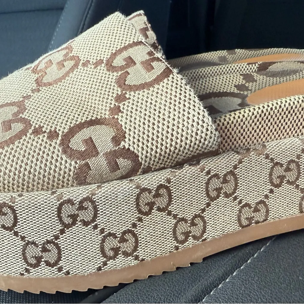 Gucci Women's Beige Logo Platform Sandals - Image 4
