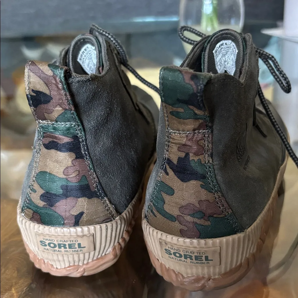 Sorel Out N About Camo Boots, Size 8.5 - Image 4
