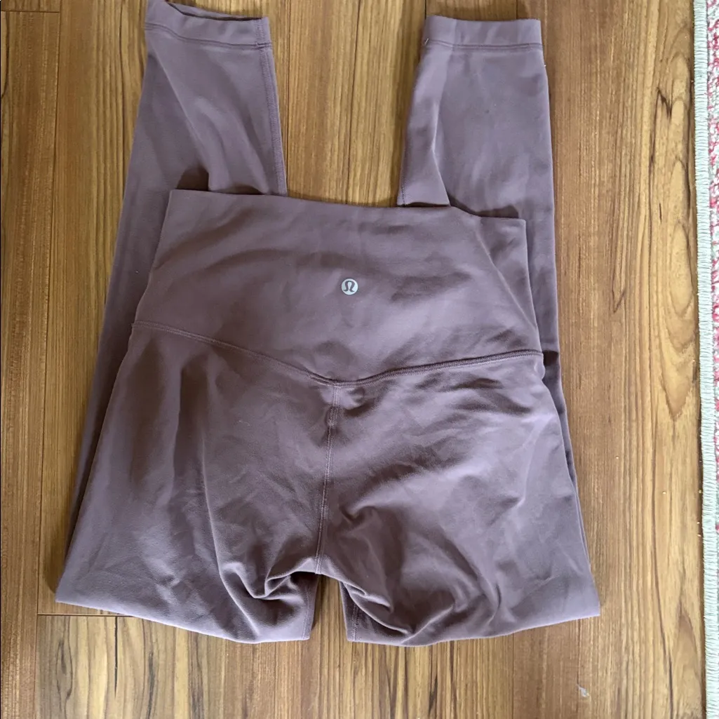 Lululemon  Wonder Under Leggings great condition - Image 4