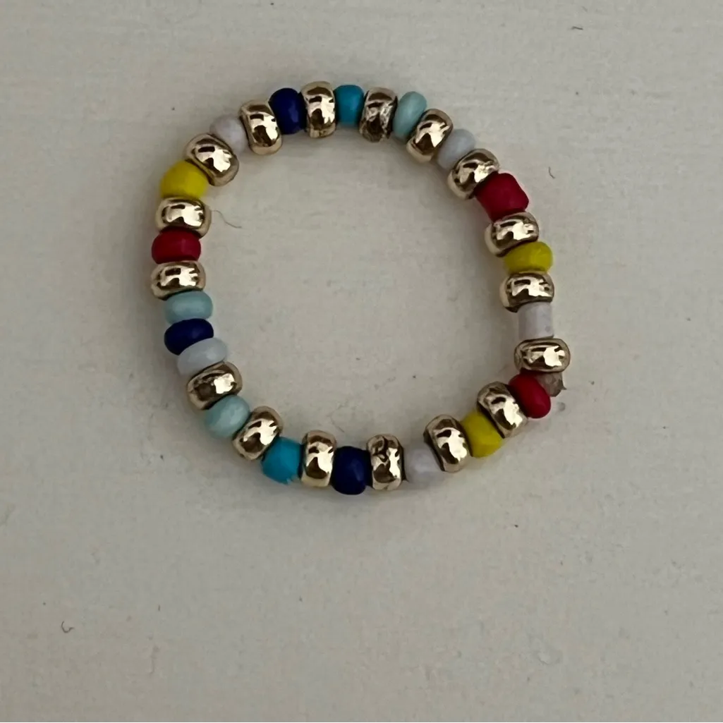 4 Pack of Elastic Beaded Rings Green - Image 6