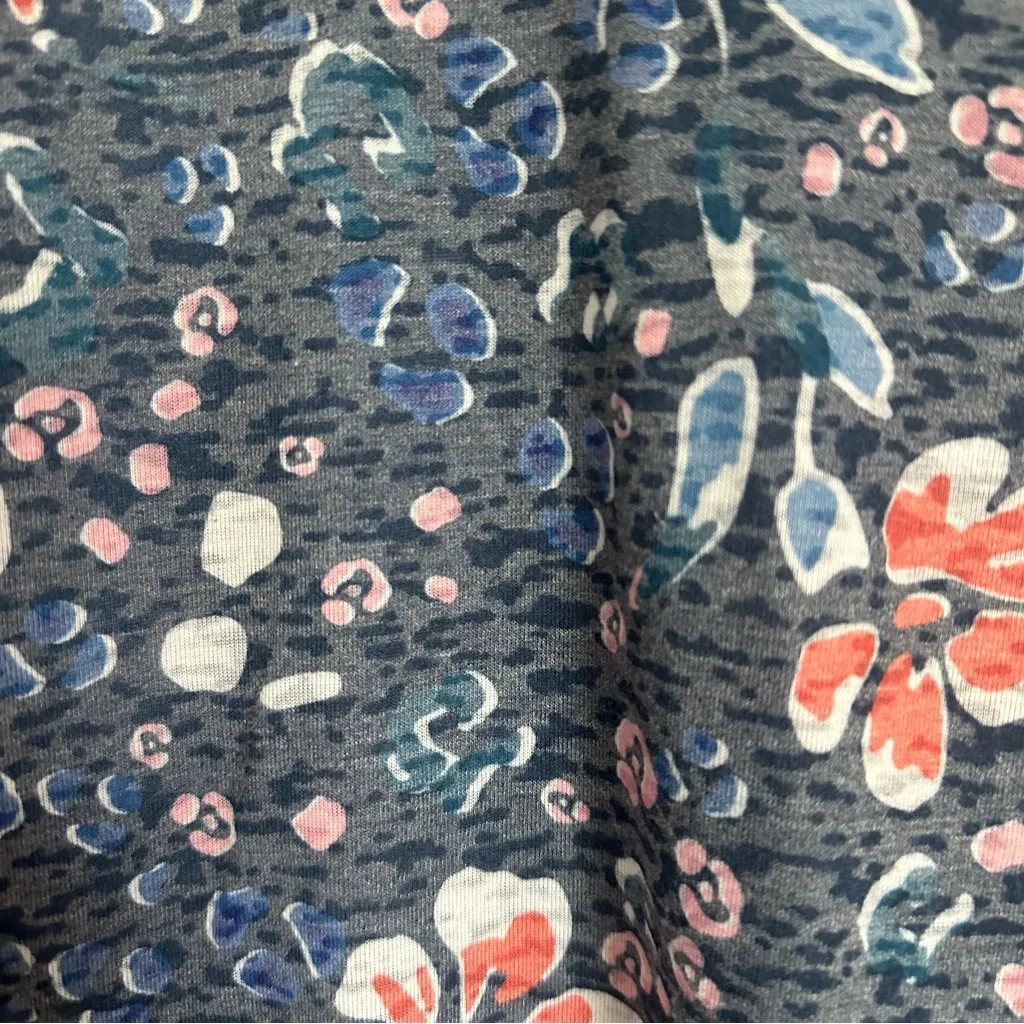 Erika Blue Ariella Floral Burnout Print V-Neck Short Sleeve T Shirt Sz Petite M - Image 9