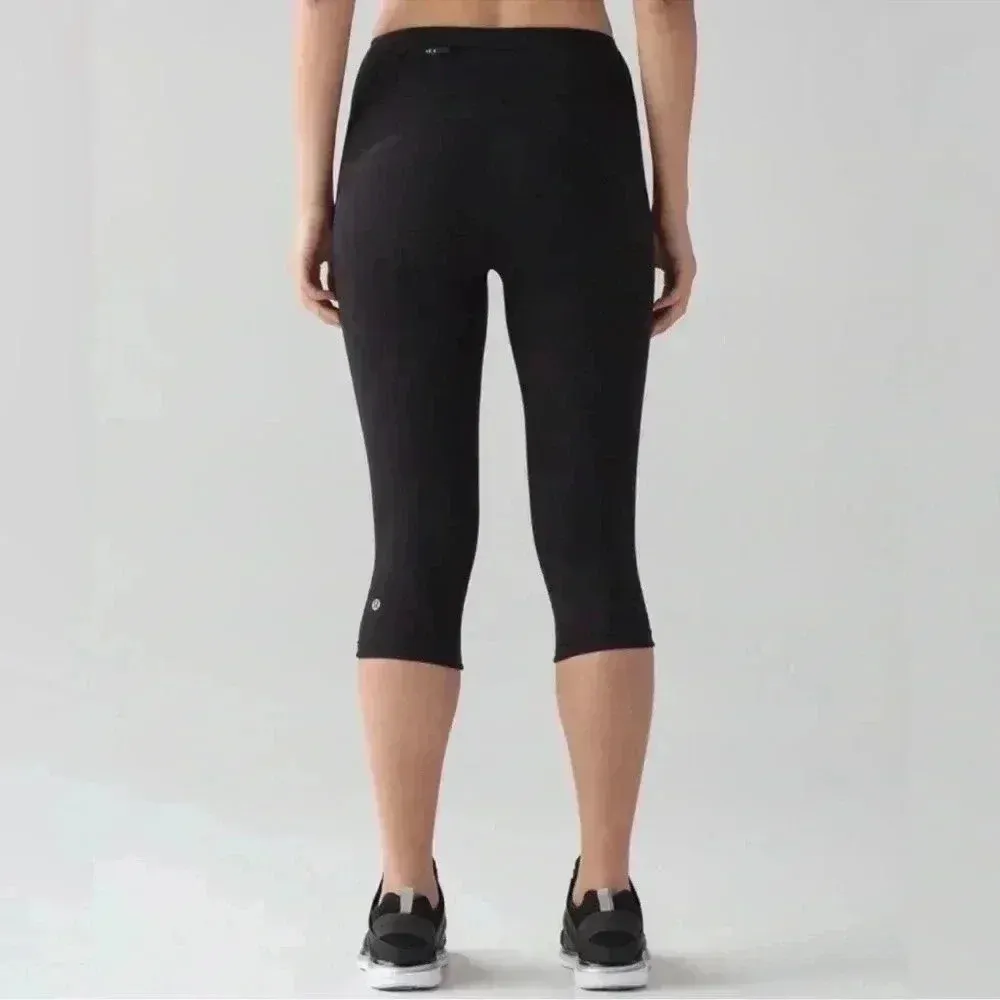 Lululemon Smooth Stride Mesh Crops size 10 - Image 3
