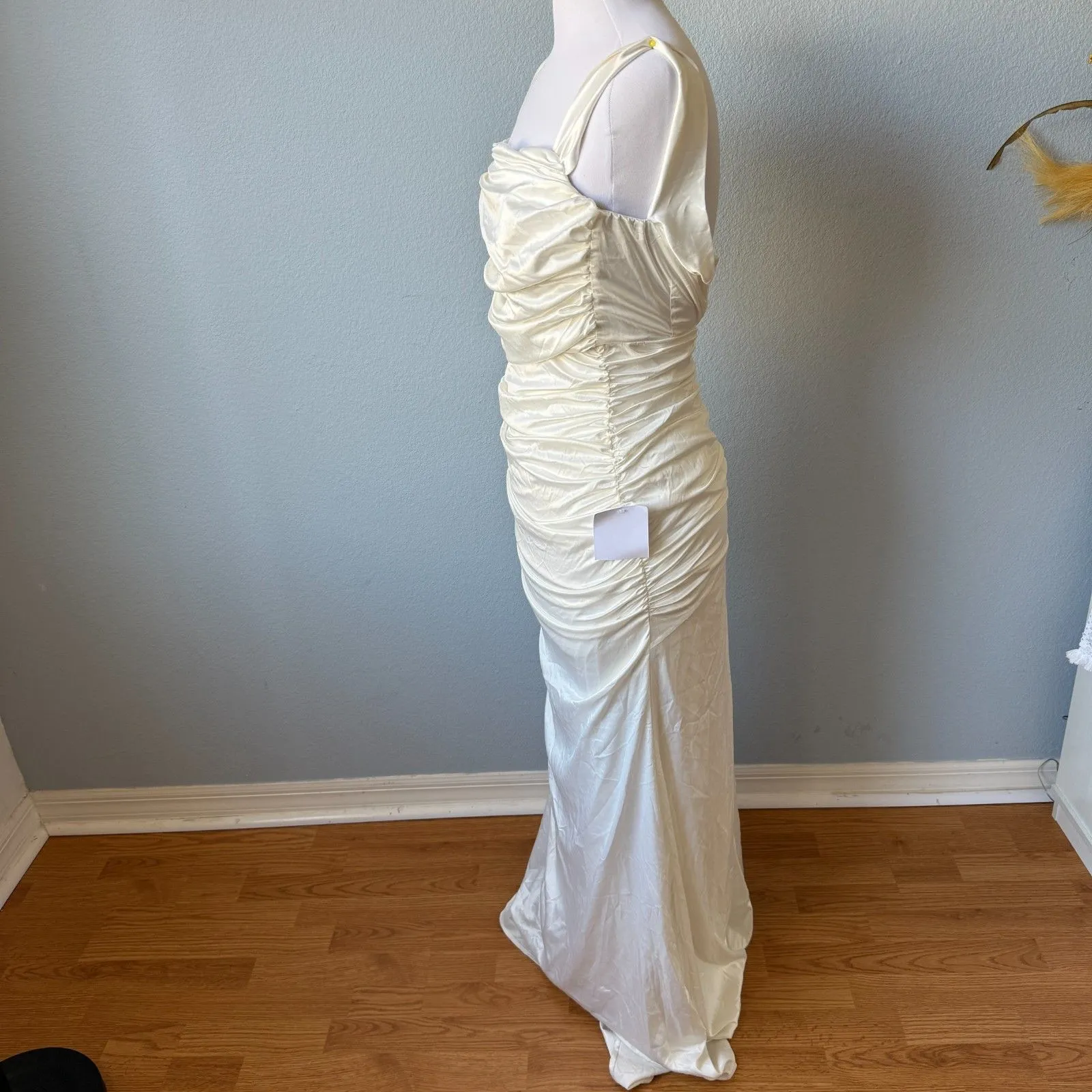 Lulus Torri White Satin Off-the-Shoulder Maxi Dress Size Medium - Image 7