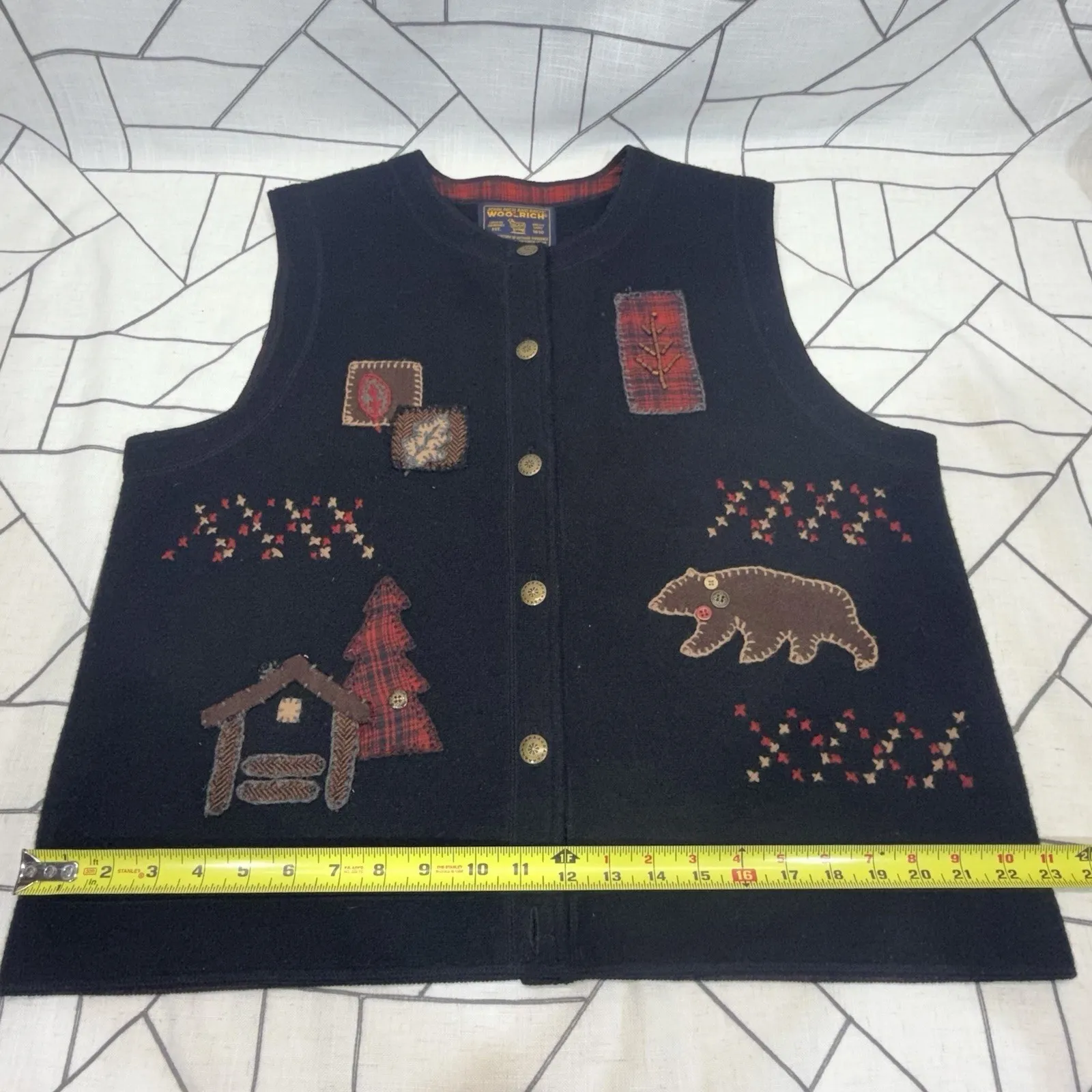 Woolrich Womens L Large Button Up Embroidered Wool Vest Bear MISSING 1 BUTTON - Image 7