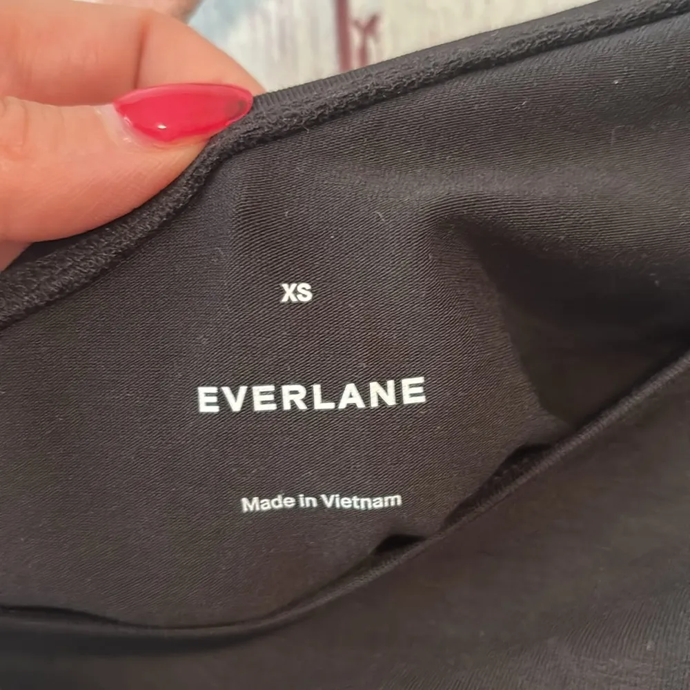 NWOT Everlane The Form One-Shoulder Tank - Image 9