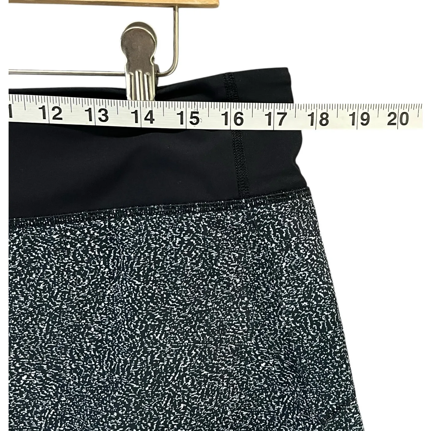 Athleta Run With It 3" Shorts Womens L Black Micro Animal Print Gym Athletic - Image 5