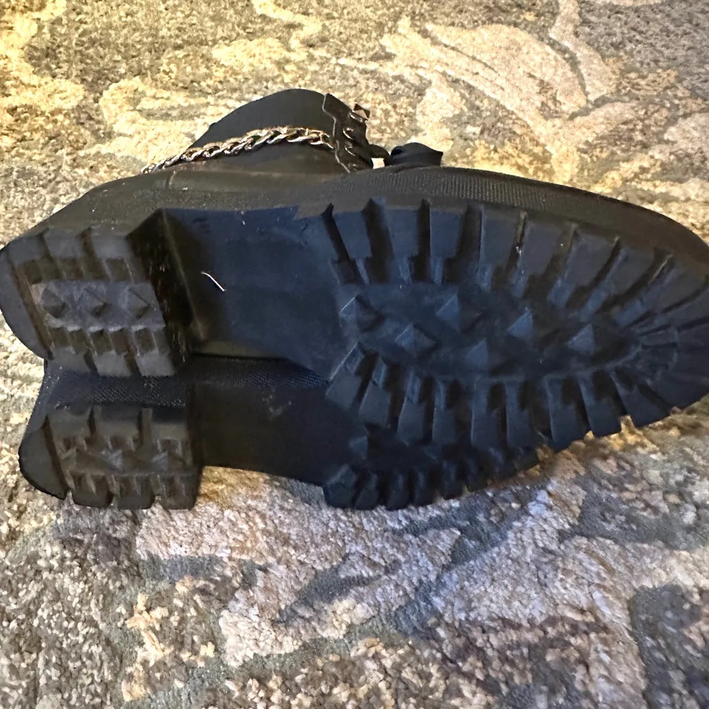 DISNEY x W CAPSULE Black Cruella Boots Women's Size 10 Limited Edition Rare - Image 9