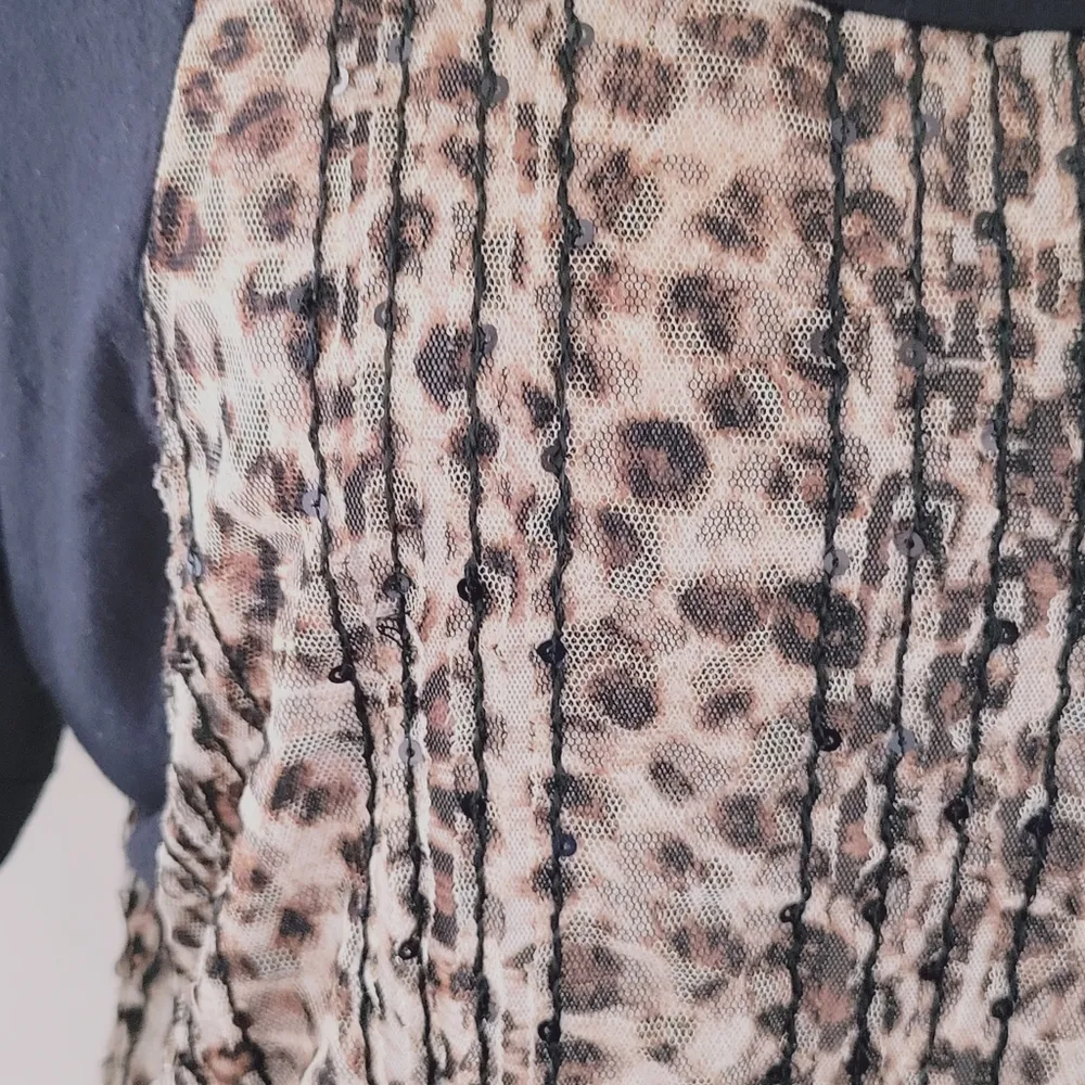 BKE Boutique leopard print blouse size small - Image 3