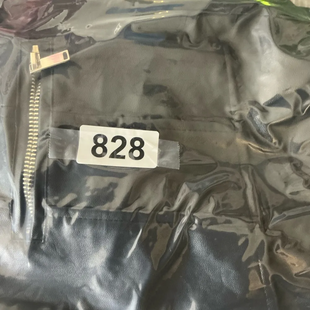 Haute Monde Black Leather Jacket with Dramatic Lapels - Image 4