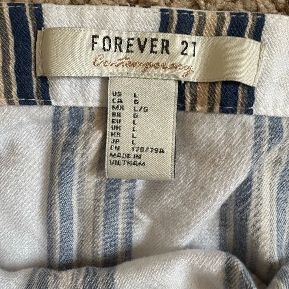 Wrap Around Skirt Size L Forever 21 - Image 2