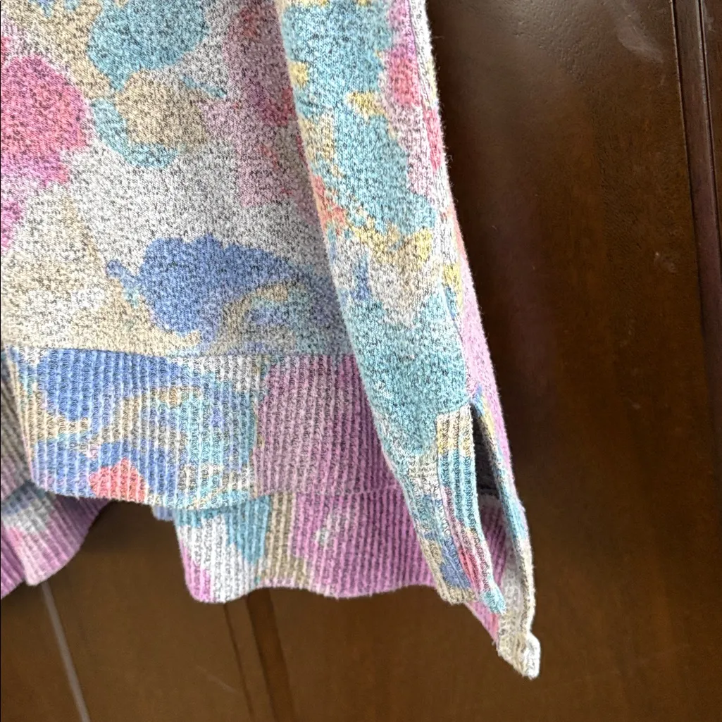 Like New Habitat Brushed Floral Top Size Large - Image 6