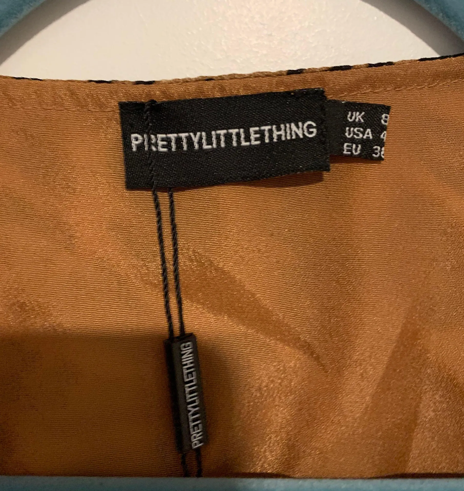 Pretty Little Thing NWT Leopard Plunge Top - Image 7