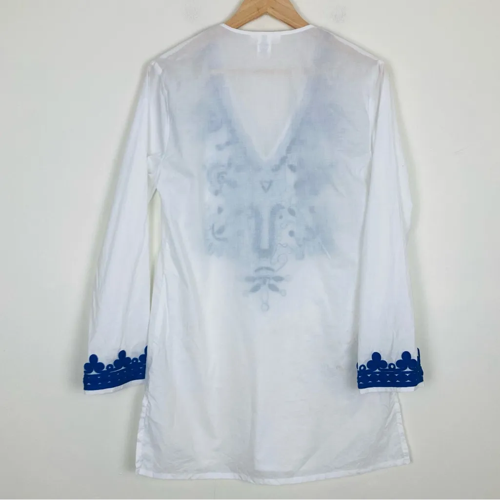 La Blanca white tunic swim cover with blue embroidery at cuffs add split neck. S - Image 6