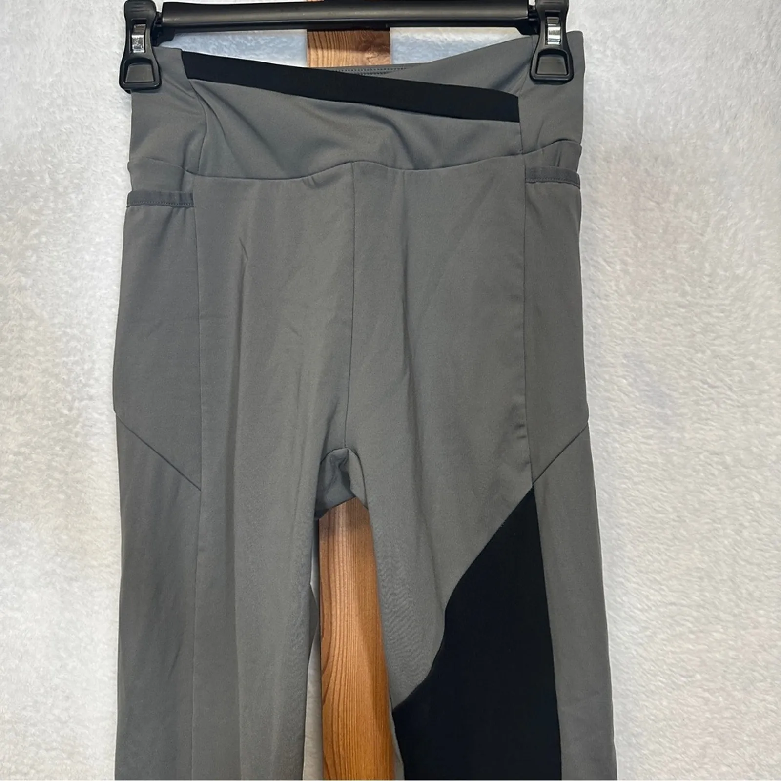 Gymshark Gray & Black Criss Cross Waist High‎ Rise Leggings Size S - Image 3