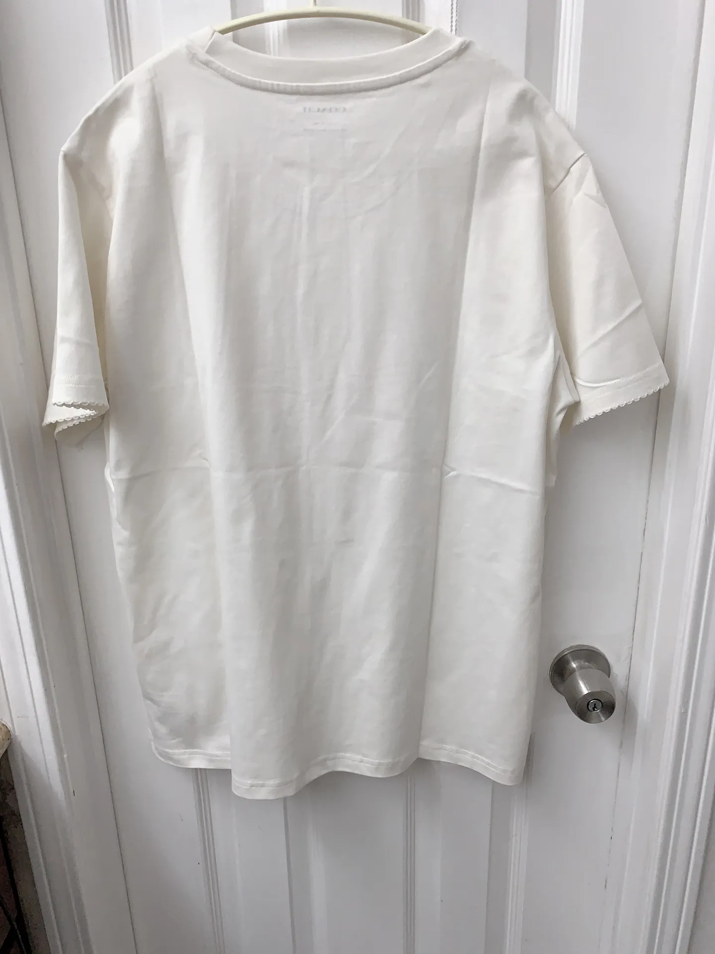 Women  Signature Heart T Shirt M - Image 8