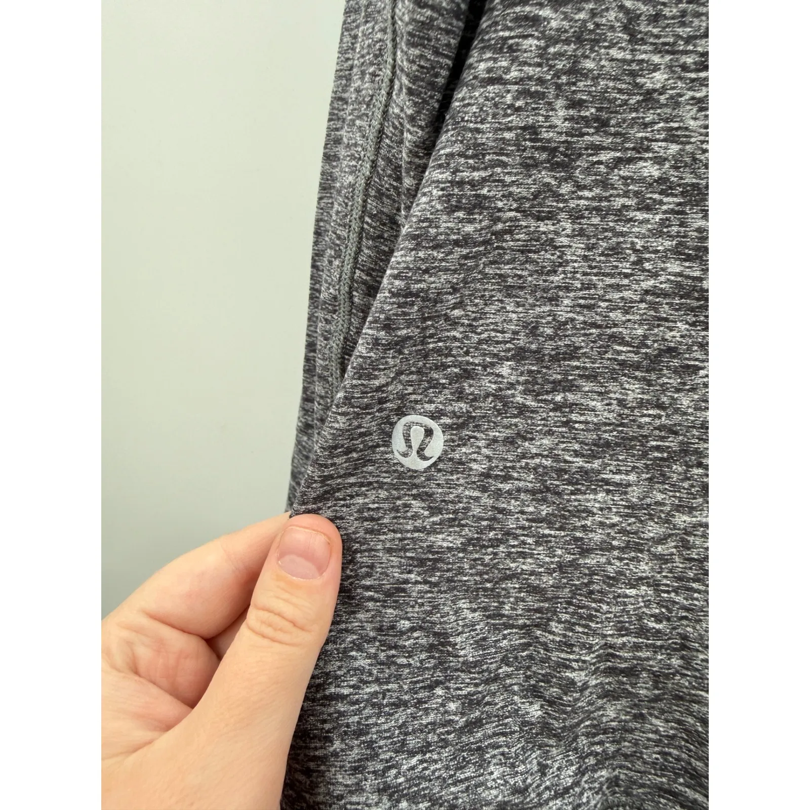 Lululemon Cowl‎ Neck Pullover Women's Size 8 Gray Make A Move Along Stretch Gym - Image 4