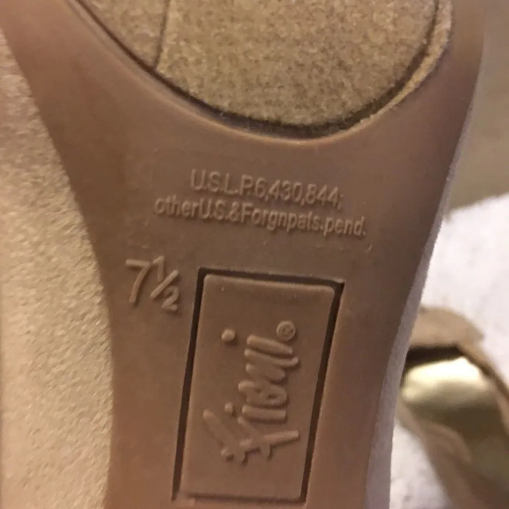 Fiona Tan Suede Bow Heels Women's Size 7.5 - Image 7