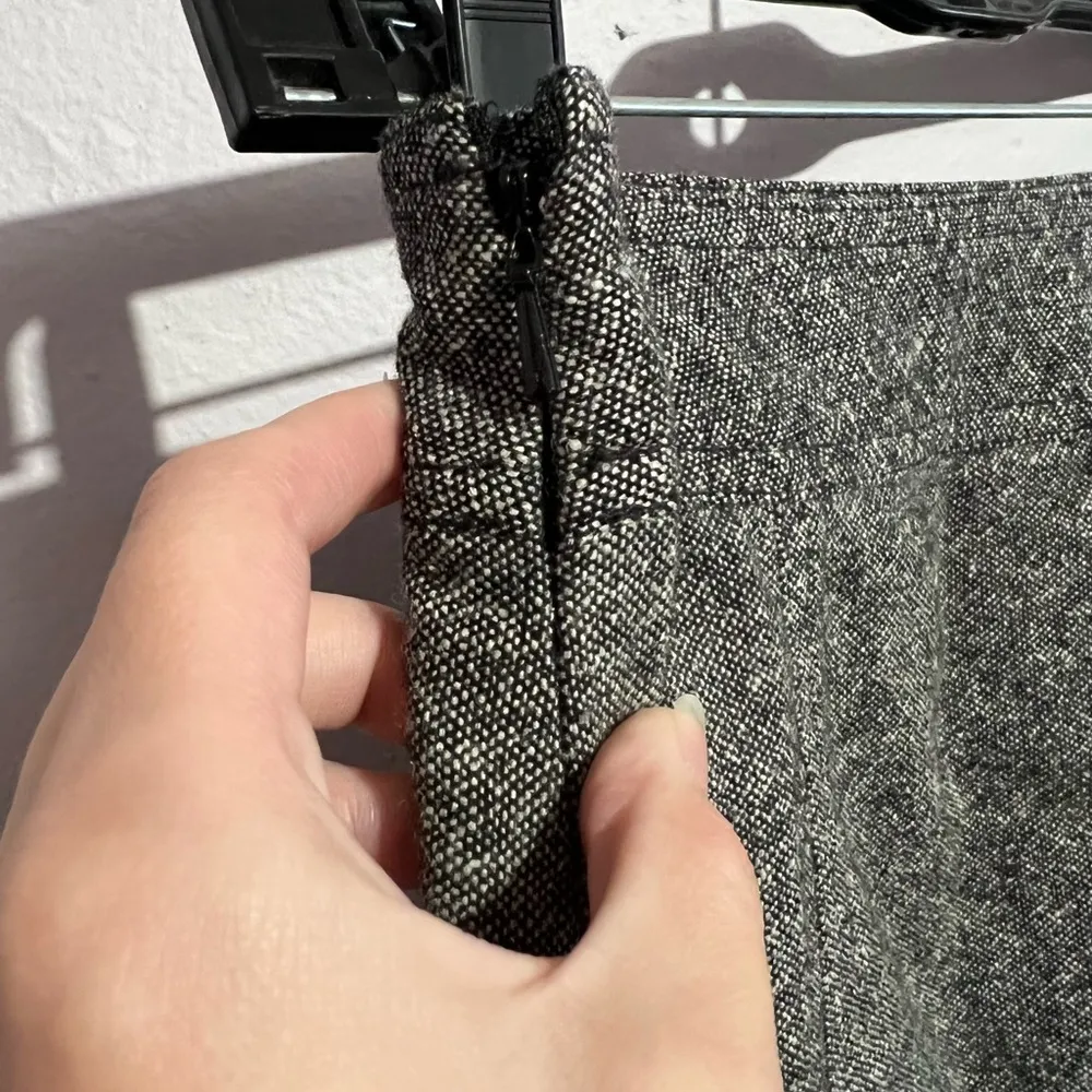 GAP Gray Pencil Skirt - Image 90