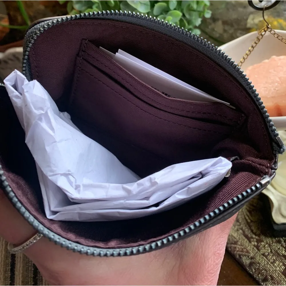 LIMITED ED🔥Authentic COACH Pebbled leather zip wristlet with Cancer  print - Image 5