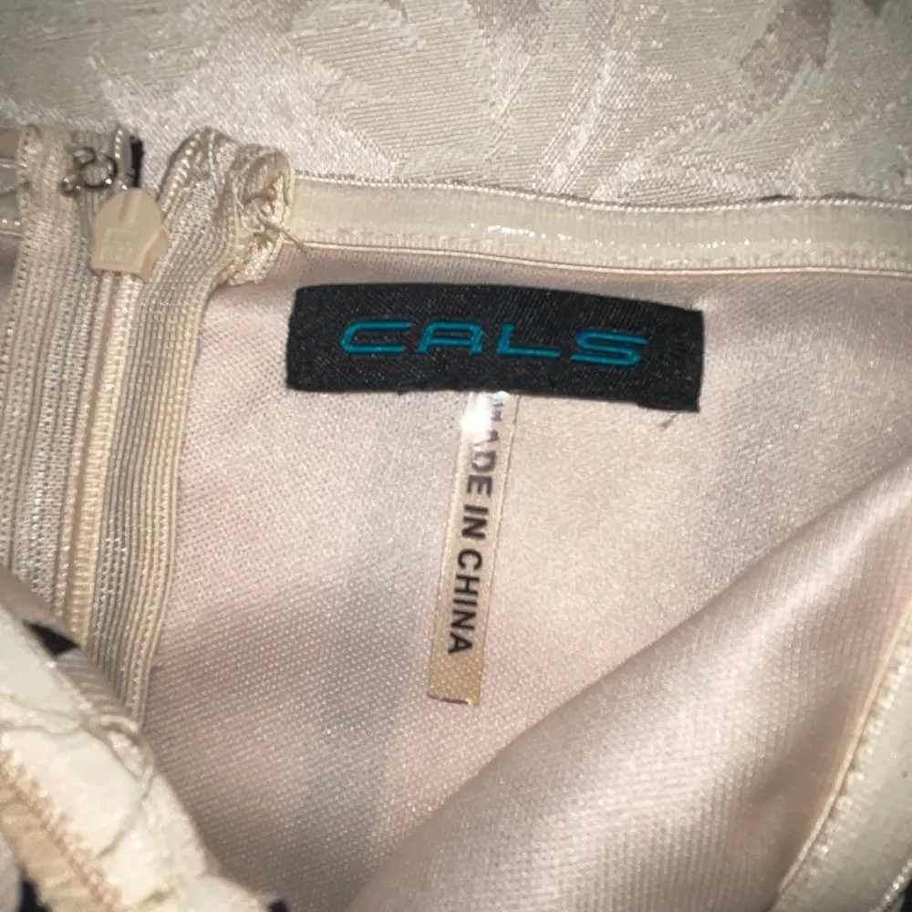 Cals romper size Large - Image 6