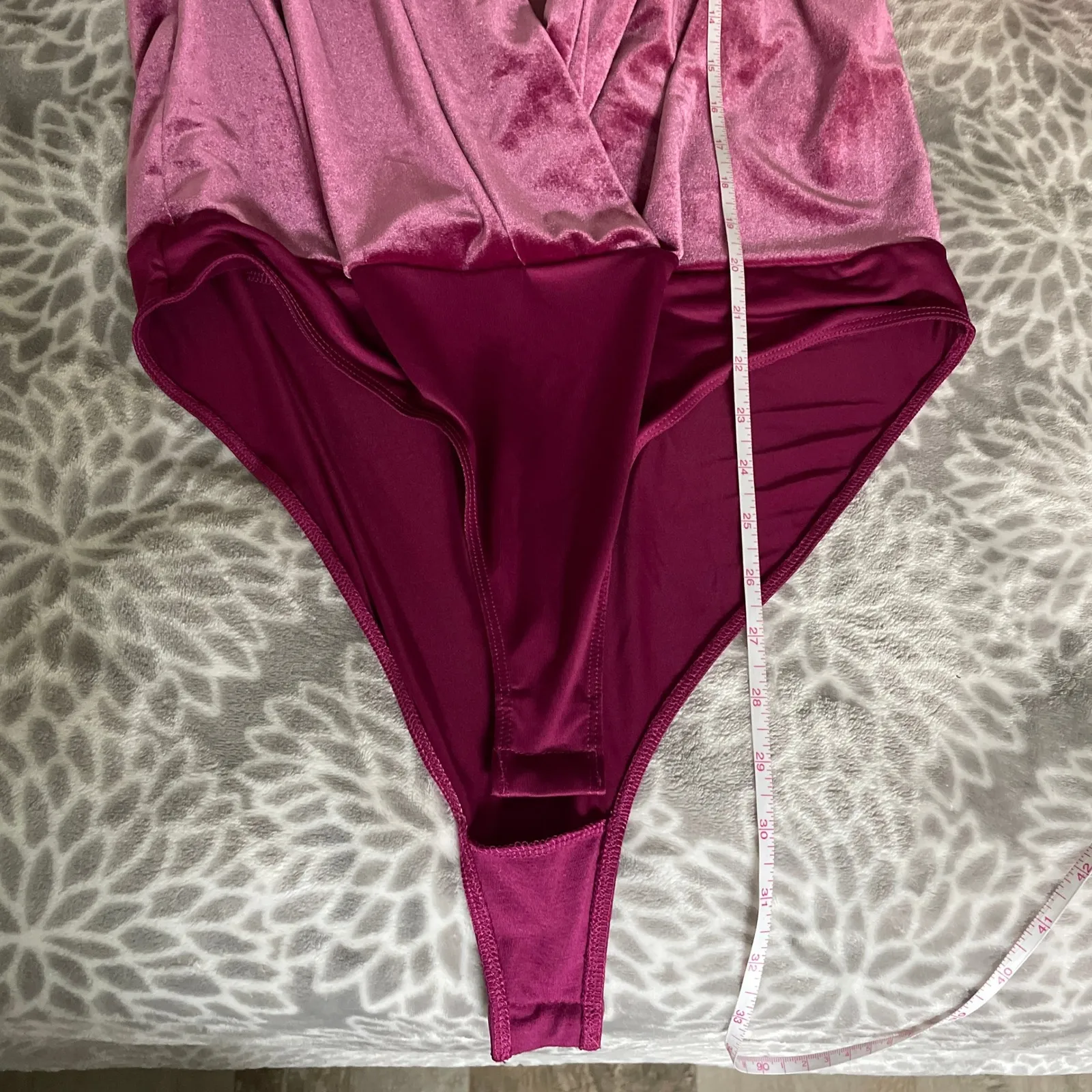 Magenta Velvet Bodysuit size Large Plum Long Sleeve Snap Closure V - Image 8