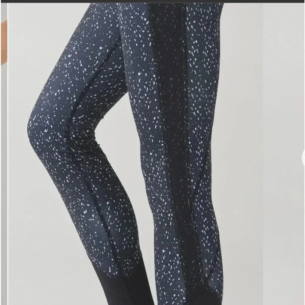 Lululemon  Drop It Like It's Hot Tight Size 6 Butterfly Texture Black/White Mesh - Image 4