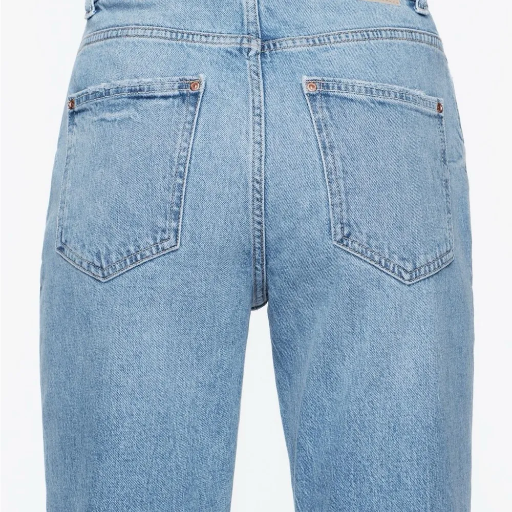 ZARA Mom Fit Jeans - Image 5