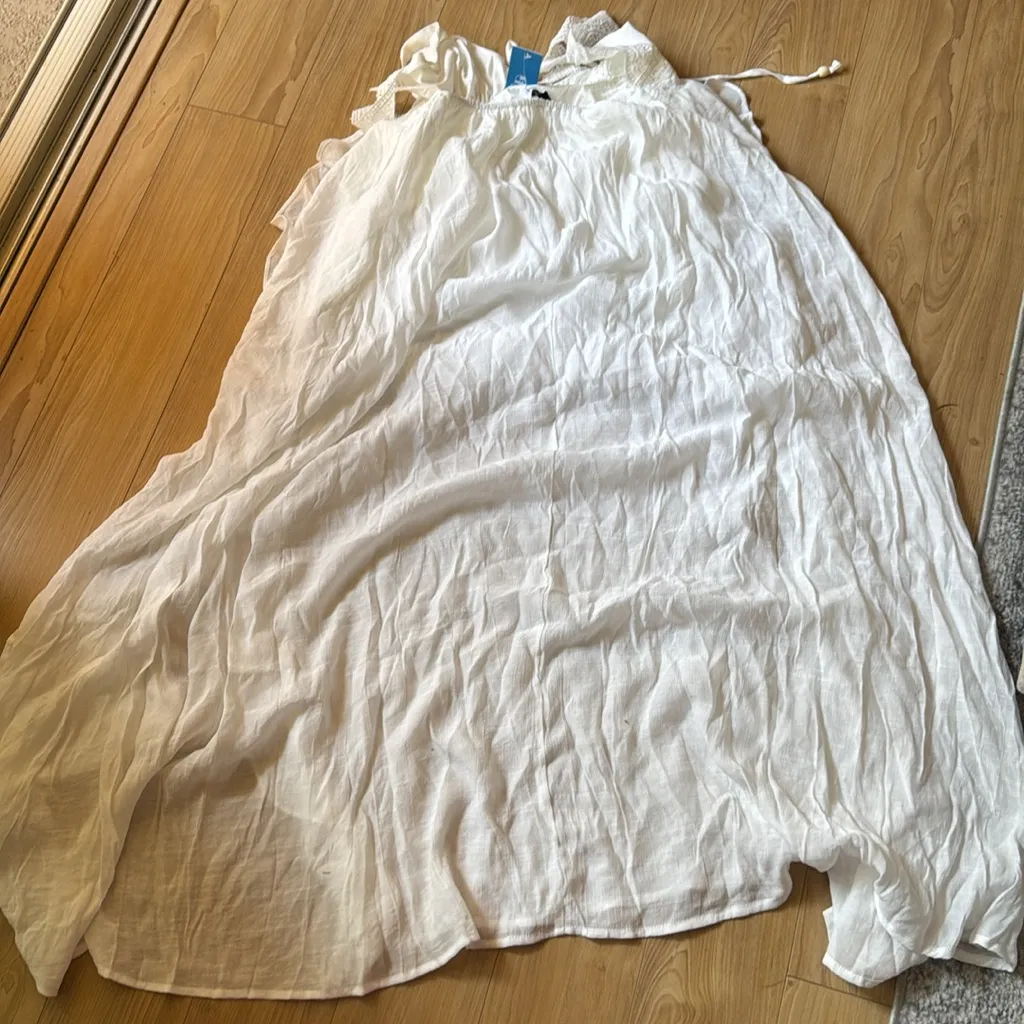 Cupshe White Maxi Dress - Image 4