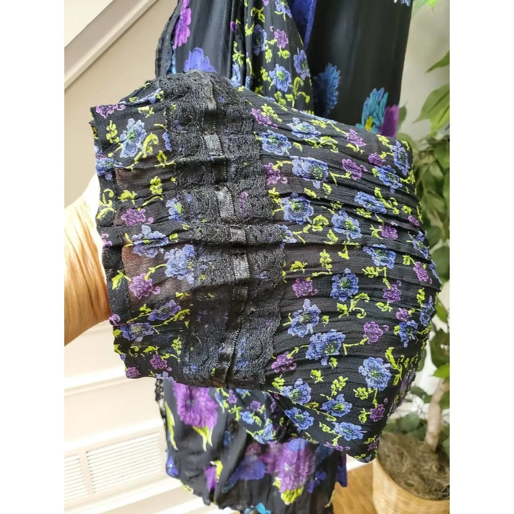 Chico's Women's Black Floral Long Sleeve Collared Long Sleeve Buttons Up Shirt 3 - Image 7