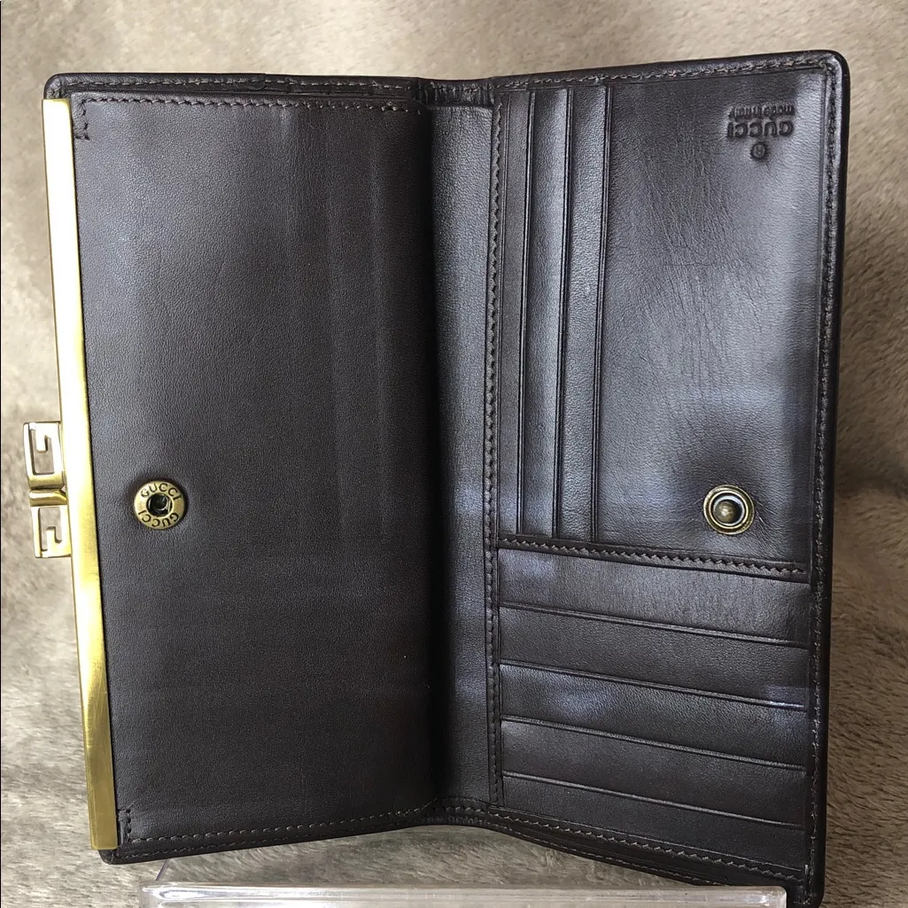 Gucci Beige and Brown Monogram Wallet Kiss Lock Vintage Double Sided Wallet - Image 9