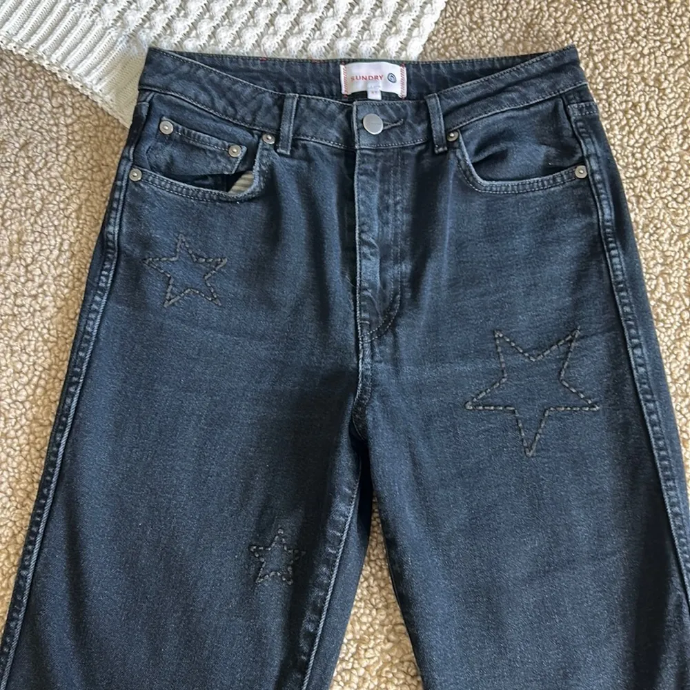 Sundry • star embroidered ankle jeans - Image 94