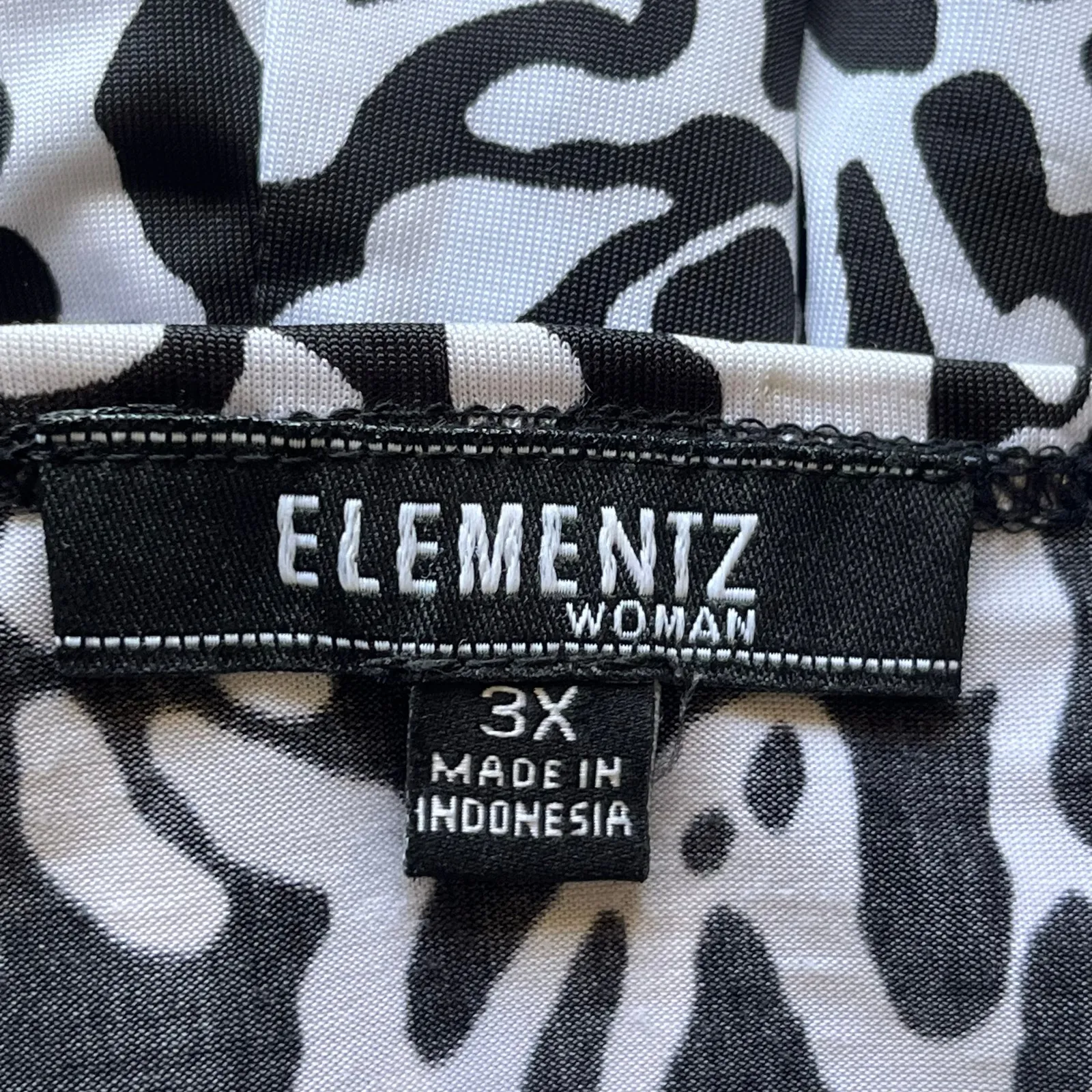 Elementz Black / White Short Sleeve Blouse Size 3X - Image 3