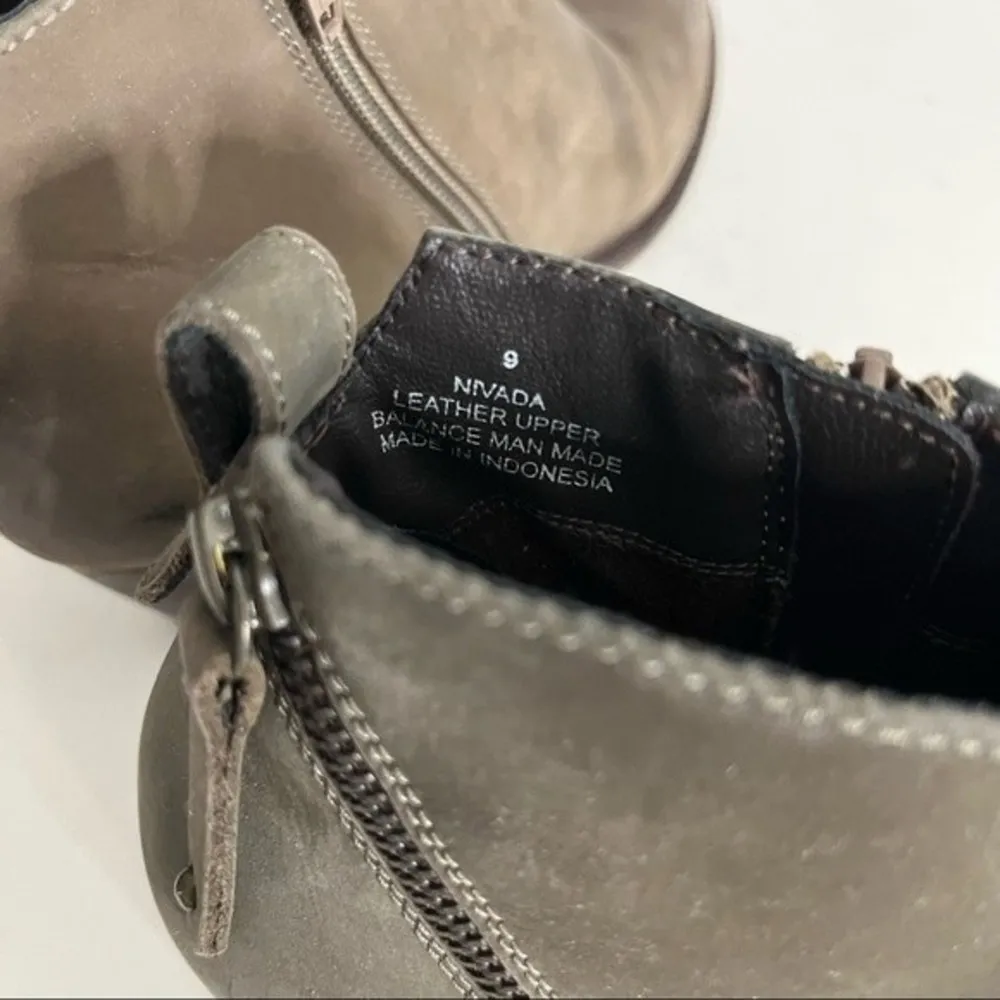 BLONDO WATERPROOF Leather Booties Taupe Stacked Block Heel Zipper Closure Size 9 - Image 5