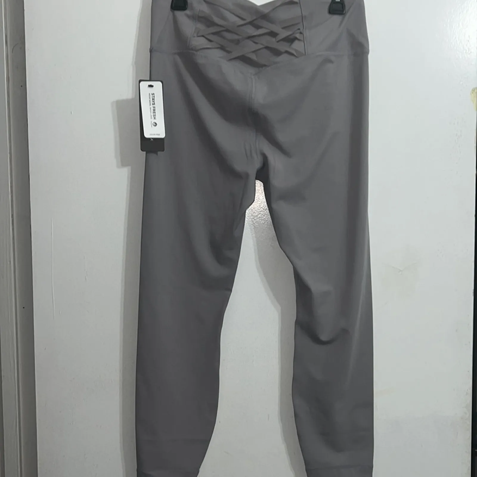 New - XL Yogalicious High Rise Squat Proof Criss Cross Yoga Pants for Tummy Co… - Image 3