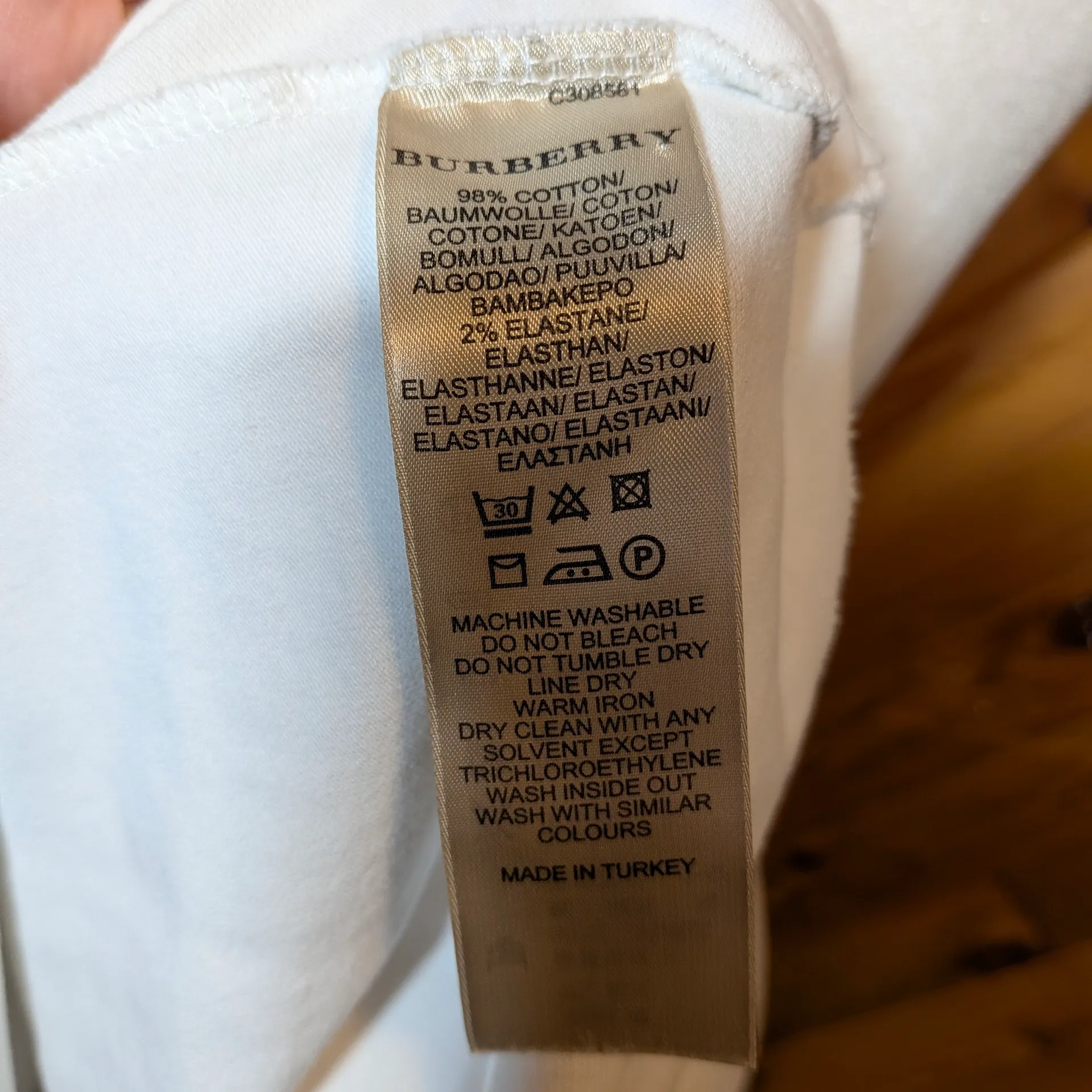 Burberry WOmen's Cap Sleeve Polo Shirt Size Medium - Image 6